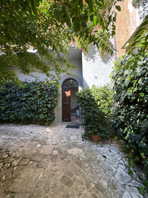 Property building, Spring, Day, Garden, Garden view