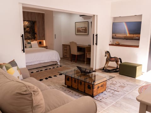 Bed, Living room, Photo of the whole room, Seating area, Bedroom