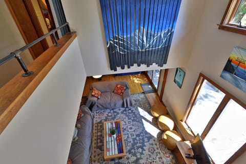 4BR Killington Home Perfect for Families, Pet-Friendly, Fireplace House in Killington