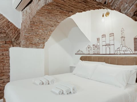 Genoa Historical Center Aquarium Apartment in Genoa