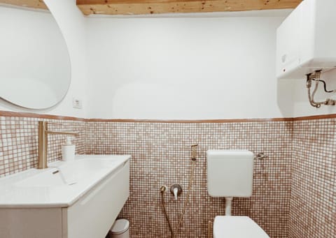 Genoa Historical Center Aquarium Apartment in Genoa