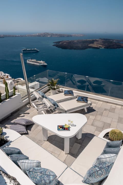 Property building, View (from property/room), View (from property/room), Sea view, Sea view, sunbed