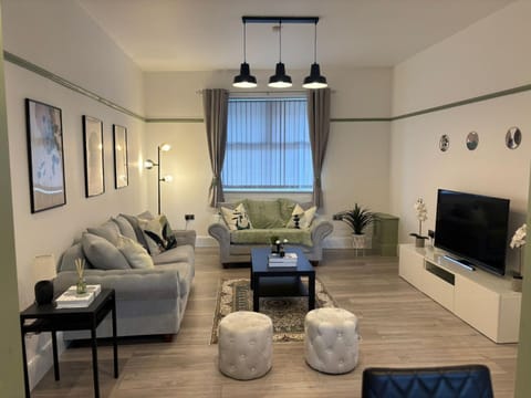 TV and multimedia, Living room, Photo of the whole room, Seating area