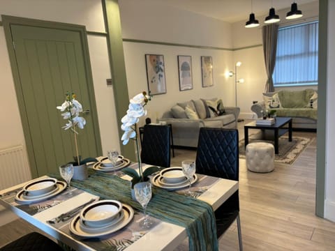 Living room, Seating area, Dining area