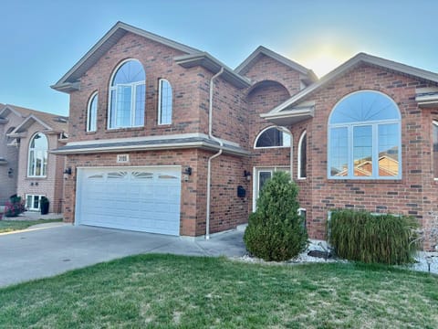 Cozy and quiet room close to riverside Vacation rental in Windsor