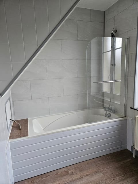 Bathroom, Bath
