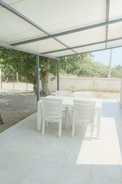 Garden, View (from property/room), Seating area