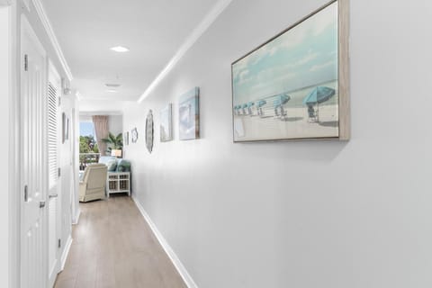 Destin West Gulfside 305 - Ocean Views - Free Beach Service Apartment in Okaloosa Island