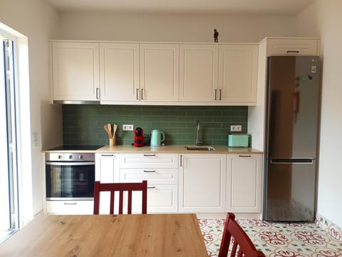 Kitchen or kitchenette, Dining area, dishwasher, oven, stove