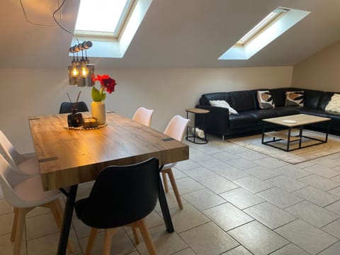 Geräumige gemütliche Ferienwohnung in Düren-Nähe Köln und Aachen Apartment in Düren