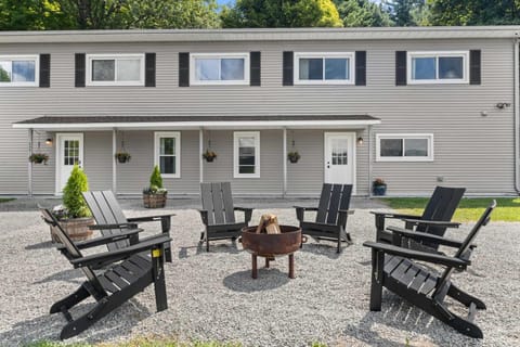 Property building, Patio, Spring, Day, fireplace