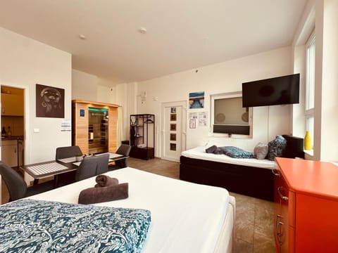 Bed, Sauna, Sauna, TV and multimedia, Photo of the whole room, Dining area, towels, towels, wardrobe