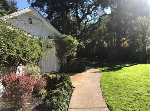 Hacienda Studio Apartment in Walnut Creek