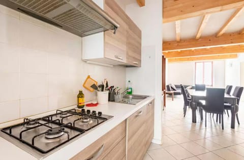 Kitchen or kitchenette, Dining area, stove