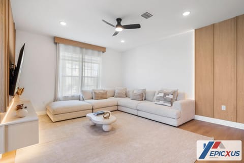 The Epic New Jersey Vista Cay Apartment in Highlands Reserve