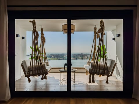 View (from property/room), Balcony/Terrace