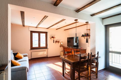 TV and multimedia, Living room, Dining area
