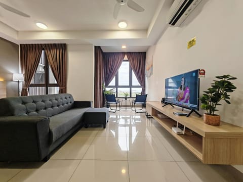 TV and multimedia, Living room, Seating area, Evening entertainment