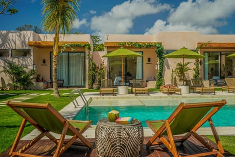 Garden view, Pool view, Swimming pool, sunbed