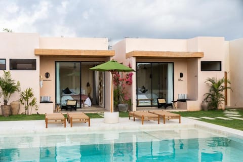 Property building, Garden view, Pool view, Swimming pool