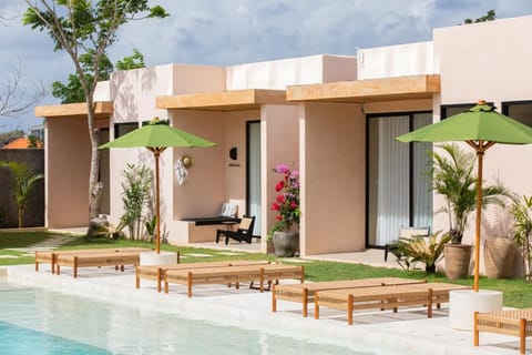 Property building, Garden view, Pool view