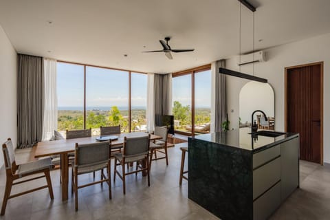 Dining area, Sea view, kitchen