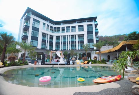 Property building, Restaurant/places to eat, Swimming pool