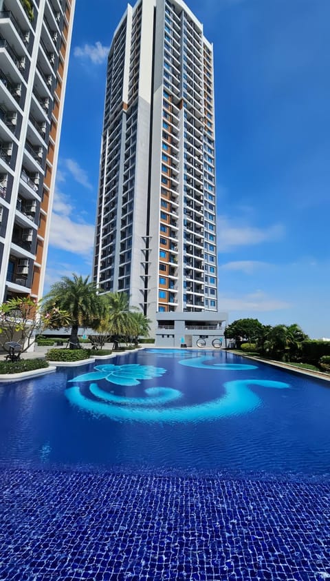 Property building, Pool view, Swimming pool, Swimming pool