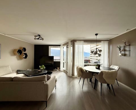 Fjord and Mountain View Apartment in Tromso