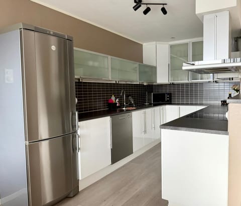 Fjord and Mountain View Apartment in Tromso