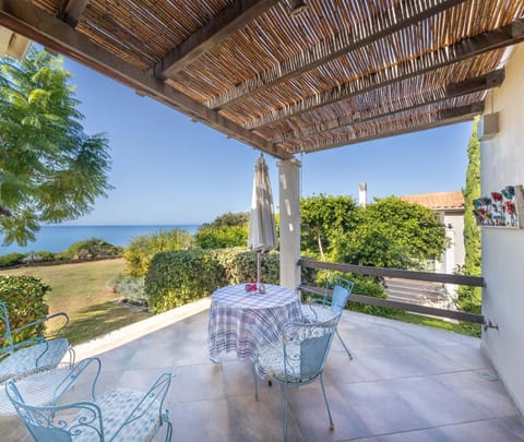 Day, Natural landscape, View (from property/room), Balcony/Terrace, Seating area, Dining area, Sea view
