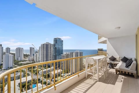 Balcony/Terrace, City view
