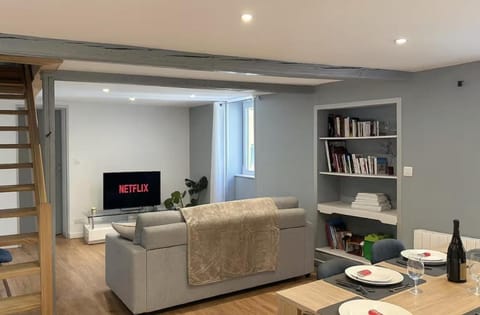 Library, TV and multimedia, Living room, Seating area