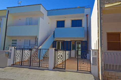 Property building, View (from property/room), Balcony/Terrace