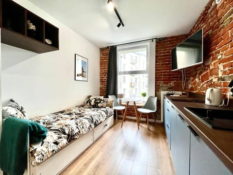 Bed, TV and multimedia, Kitchen or kitchenette, Living room, Bedroom