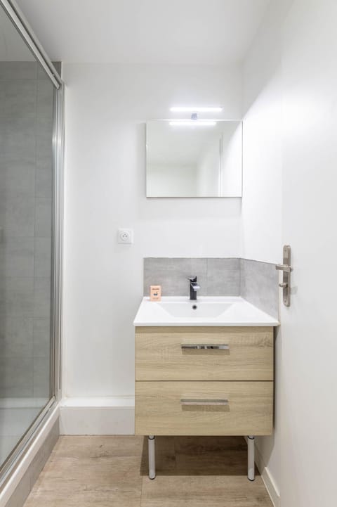 M005 Marquer T2 appartement élégant en centre ville Apartment in Annemasse