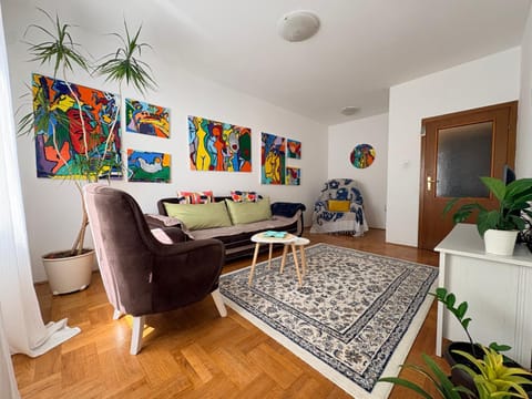 Living room, Decorative detail, Seating area