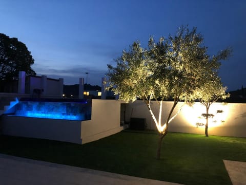 Garden, Swimming pool