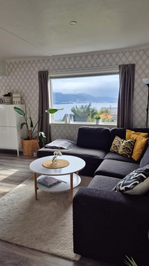 Living room, Sea view