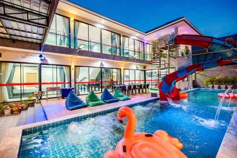 Property building, Balcony/Terrace, Aqua park, Evening entertainment, Pool view, Swimming pool, Swimming pool, sunbed