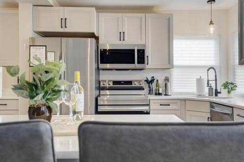 Modern 6BR Home in Briargate - Pet Friendly House in Black Forest