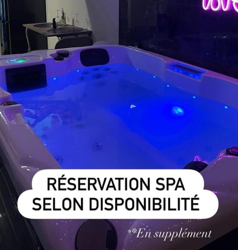 2 bedroom Apartment very close to Paris Apartment in Drancy