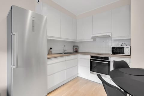 dishwasher, microwave, oven, stove, kitchen