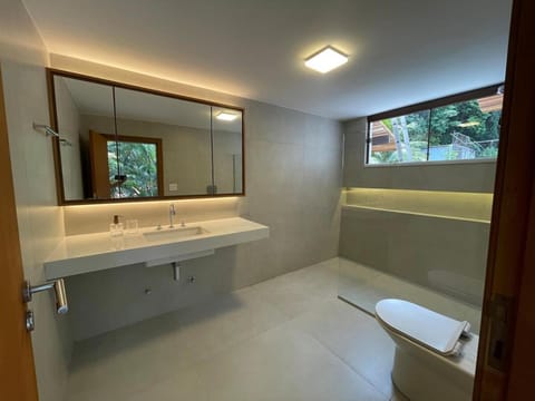 Refúgio com vista mar e verde House in Niterói