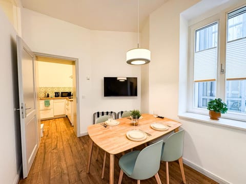 TV and multimedia, Dining area