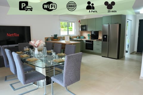 Kitchen or kitchenette, Dining area, kitchen
