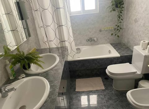 Athenas Residence 3-Bedroom Apartment in Alimos Apartment in Alimos