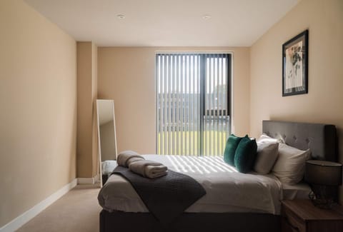 Modern & Spacious 1 Bed Apartment in Birmingham Apartment in Metropolitan Borough of Solihull