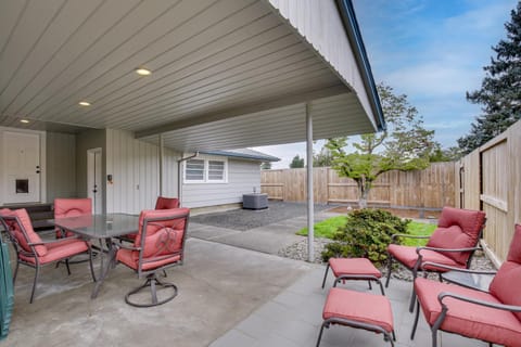 Willamette Valley Family Home with Fenced Yard House in Albany