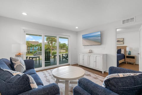 Flip Flop Living South House in New Smyrna Beach